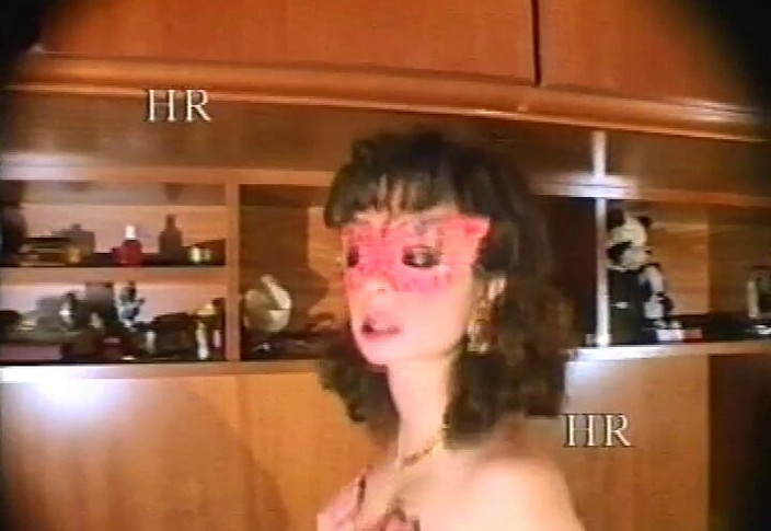 Italian swingers LTG: Вінтажне італійське порно з маскою та волохатою пиздою мамки - виставки збуджених жінок!