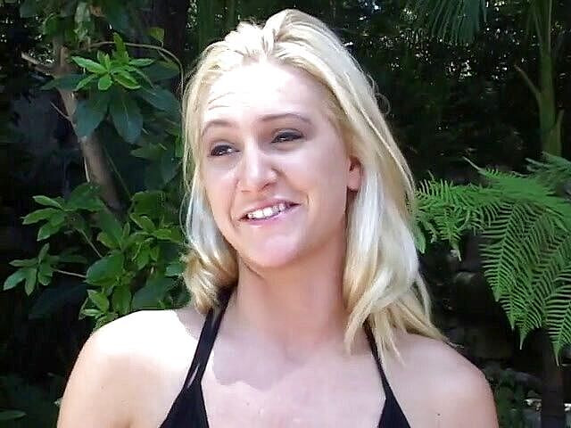 Cumming Soon: Záběry v zákulisí profesionální porno modelky v akci