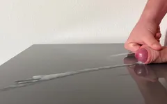 Bắn tinh khổng lồ trên bàn phản xạ sau nhiều ngày bị edging
