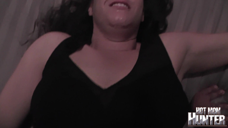 Hot mom hunter: Anal POV Sex Tape