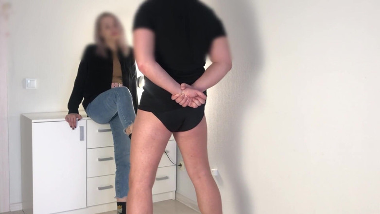Amateur_fetish: Teen ballbusting 2 | angle 2