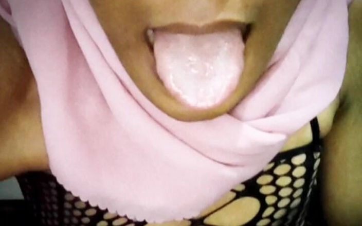 Alfi Kayla: Sissy Hijab solo eten sperma 1