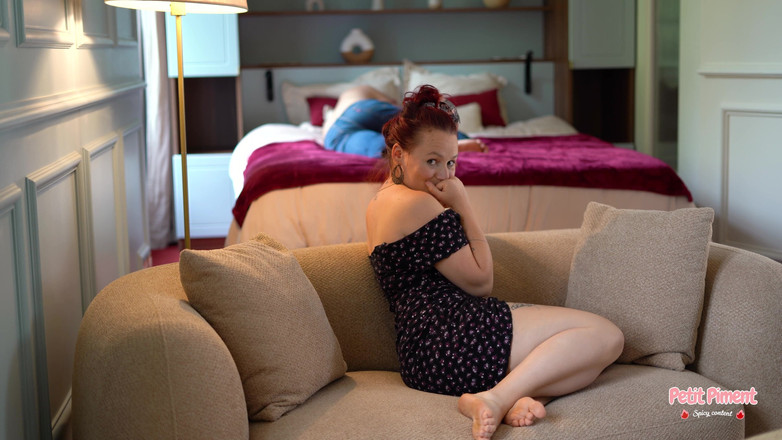 Petitpiment: Sevgilimin uykusundan yararlanarak yanında mastürbasyon yapıyorum.