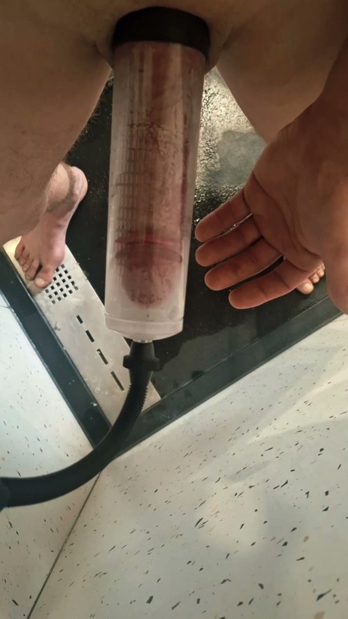 Spacey Dimka: Playing with the Pump