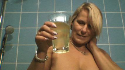 SweetSusi: 3 Glasses Full of Piss for You