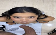 Linda me suce la bite et me lèche le cul