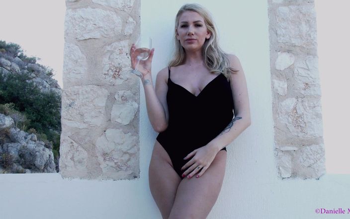 Danielle Maye: Llamado a la oración