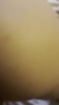 Piccola ragazza asiatica teenager prima volta allenamento di sesso anale video completo inedito.