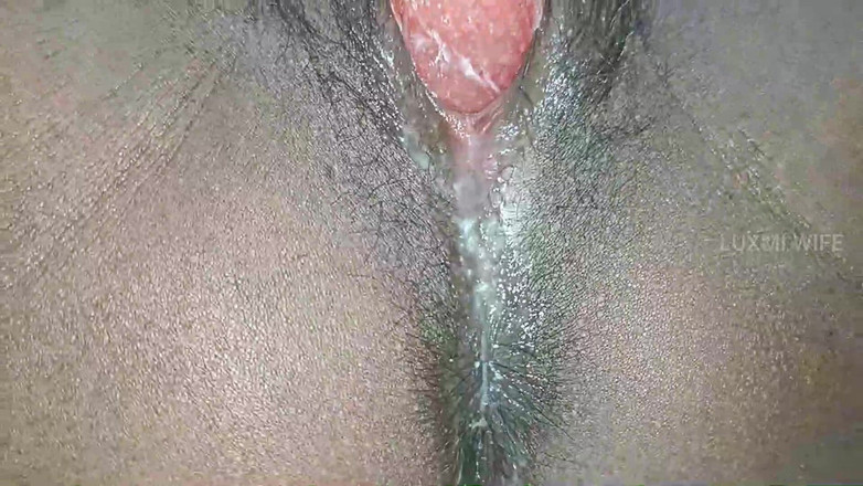 Luxmi Wife: La moglie ottiene l'orgasmo che scorre dalla figa - 8