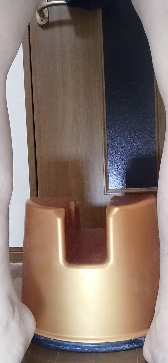 kei chan: Lotionspiel beim einführen eines analvibrators