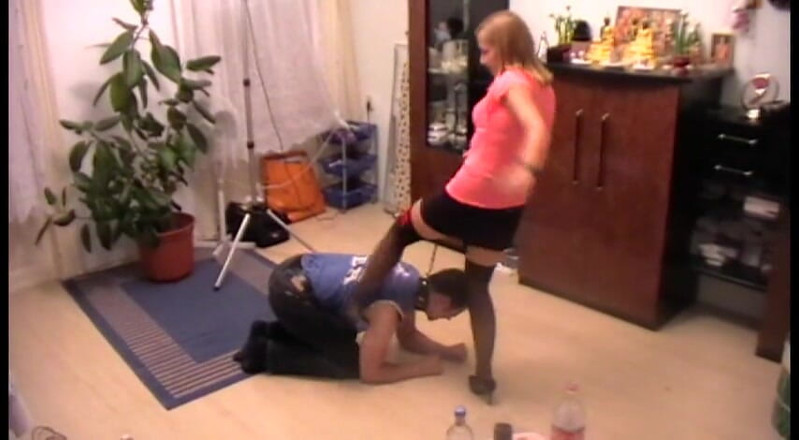 Femdom Austria: การเตะ 2