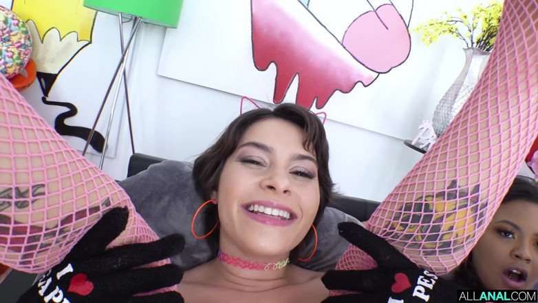 All Anal: Nicole en Avery's anale showdown