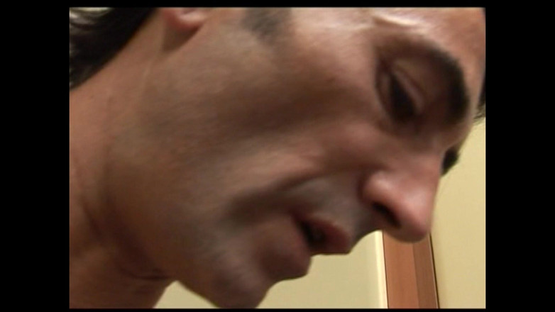 69 Italian District: 汚い女が娼婦のように激しい肛門突きを懇願する