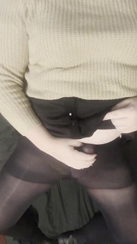 Trans Giril Lauren vám ukáže, co je pod jejími punčochami