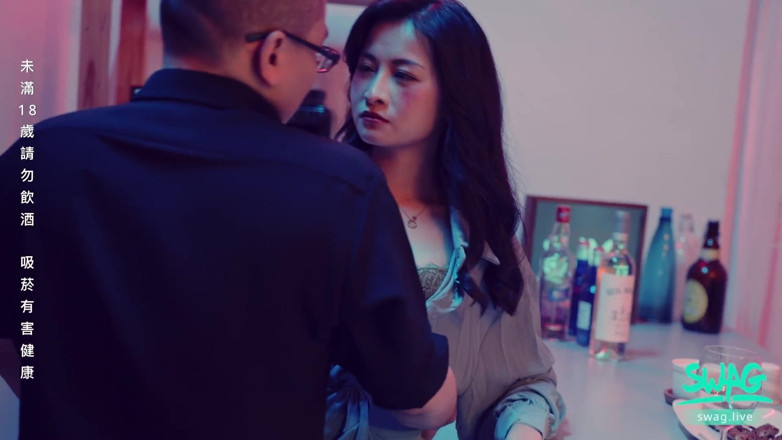 SWAG.live: Membeli minuman dan meniduri gadis-gadis asia yang sange di bar