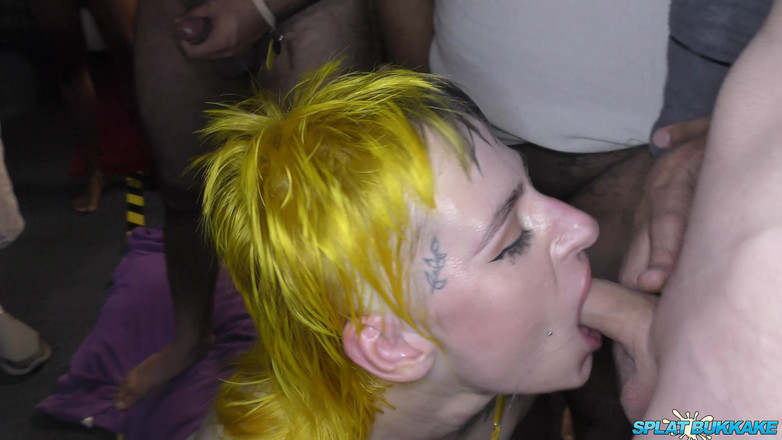 Bukkake team: Debut bukkake facial untuk lana banana