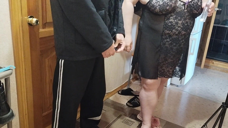 Zona901: A friend came to visit and I jerk off his...