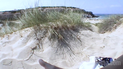 Beachbitches: Blonde nympho fucks on beach