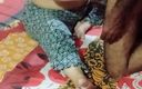 Sexy Yasmeen blue underwear: Große melker drücken