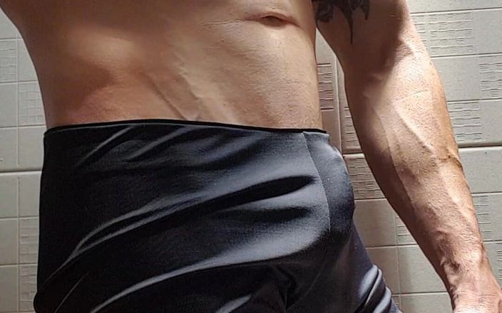 Noklan: 男性のコック白い美しさ