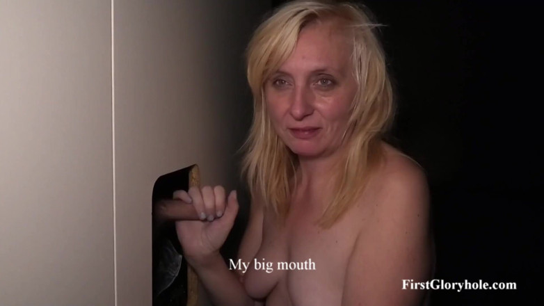 First Gloryhole: Matura donna lena - il suo primo gloryhole parte numero 2