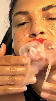 Reine des bulles de salive
