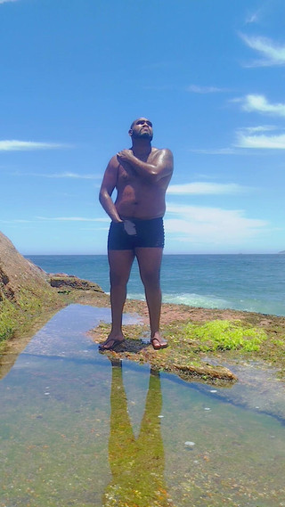 TheBlacKHunterr: Ukazovat své velké tělo v Riu de Janeiru