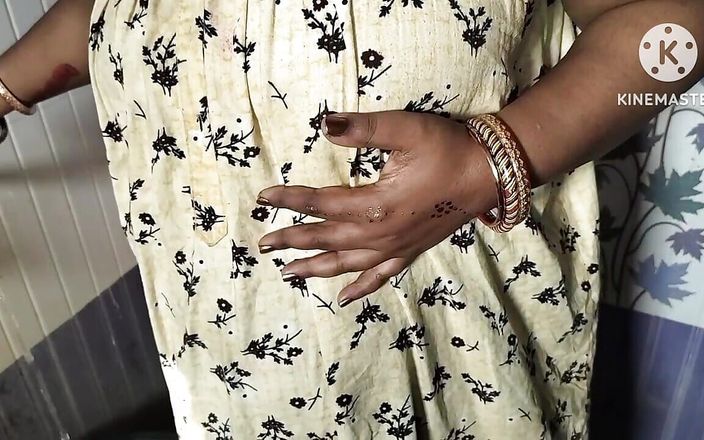 Hot bhabi: पायल नग्न स्थितियों में अपने बर्थरूम में शॉवर ले रही है। veri बड़ी