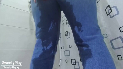 SweetyPlay: Peeing desperation wetting jeans