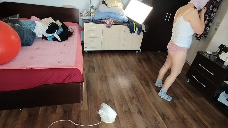 Mirsur: Morena Sexy Divirtiéndose Probándose Ropa. Mamá Sexy Baila Desnuda En...