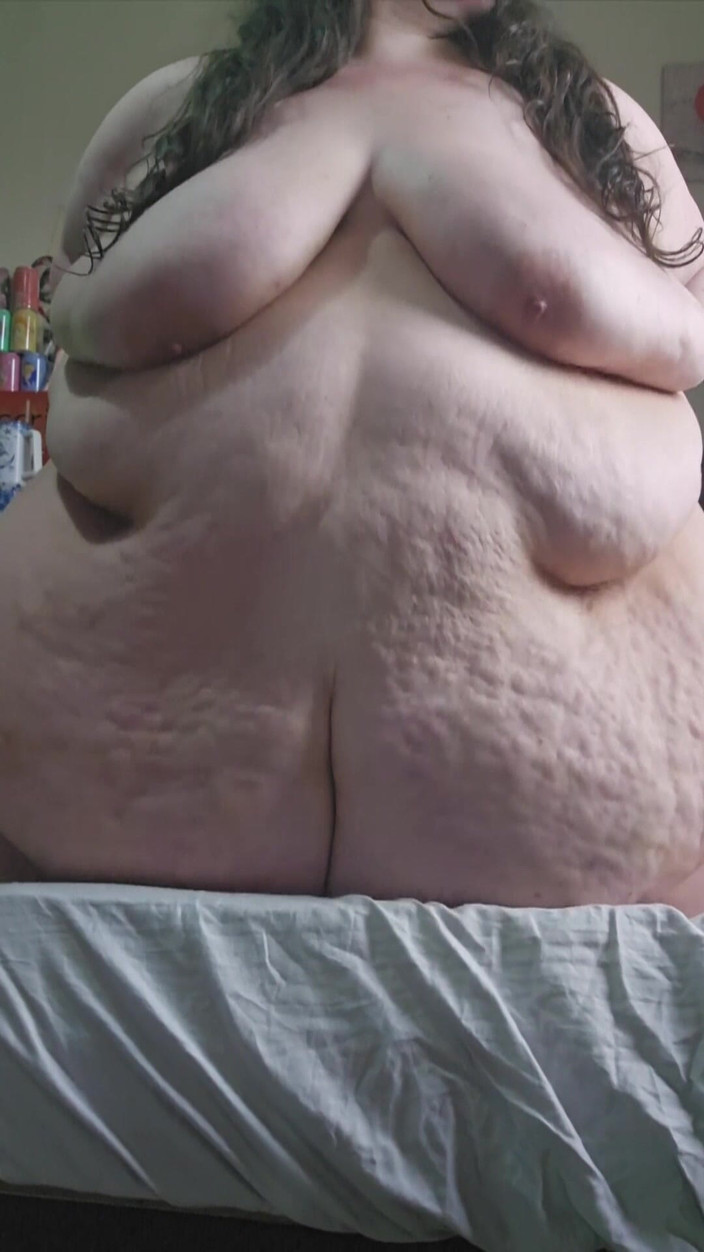 SSBBWLadyBrads: 超级肥胖的大肚子摇晃大床