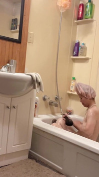Tak Gorąco Dzisiaj to Prysznic