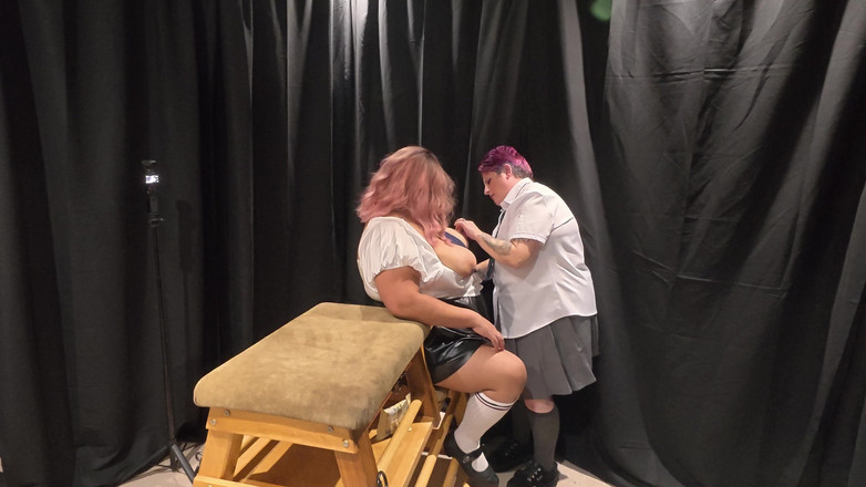 The Izars: Giờ nghỉ sô cô la