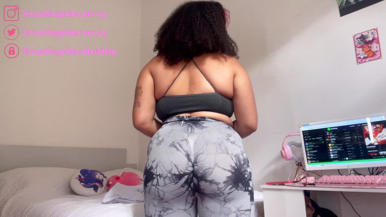Cutiepiie Chubby: Bbw thử quần legging trong phòng tập thể dục