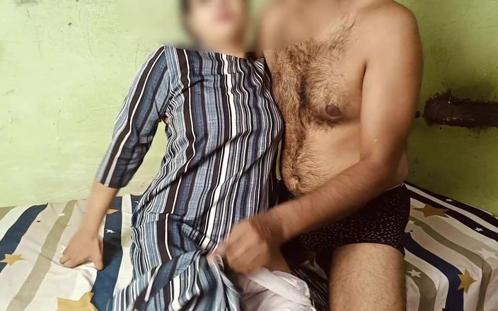 tannu: デジインドの女の子は、彼女の大学の友人と初めてセックスを楽しむ