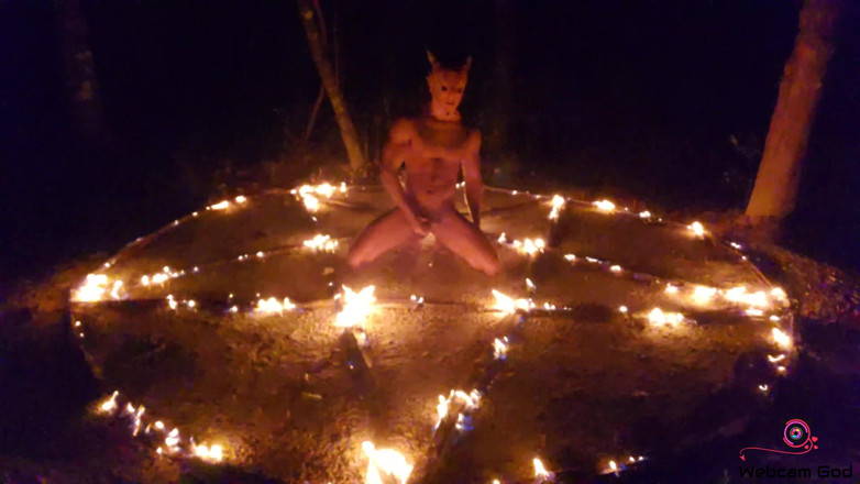 Arthur Eden aka Webcam God: Anello di fuoco - Il rituale (4K)