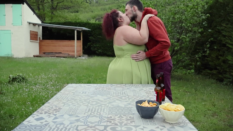 abricot sucree: MILF Getting Caught in Her Garden