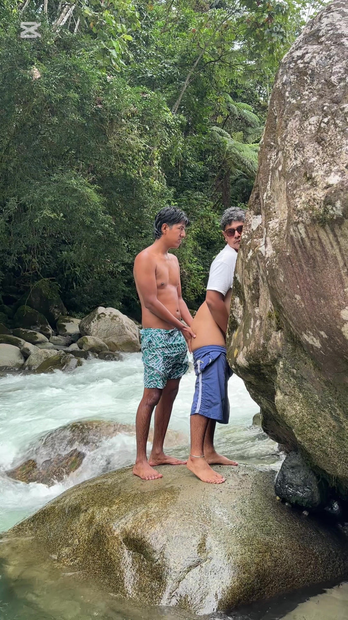 Deiby Latino: एक धारा में एक मोटे आदमी को चोदना