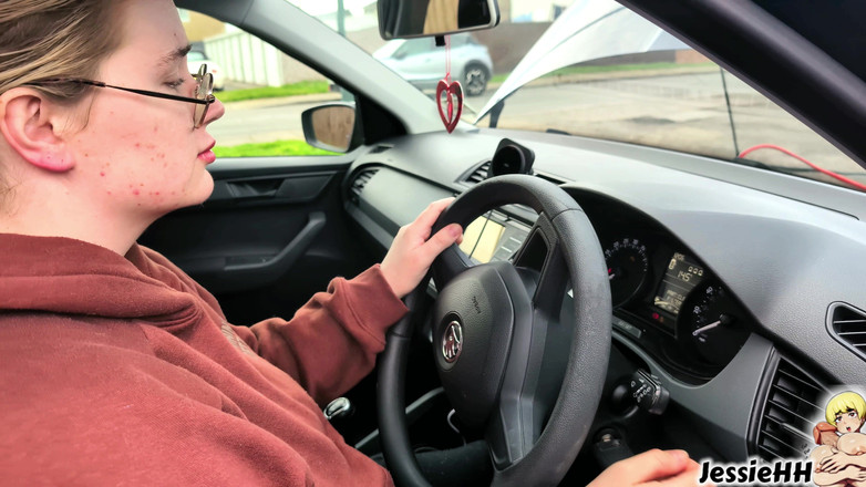 JessieHH: Tolong, kereta saya tidak akan bermula!