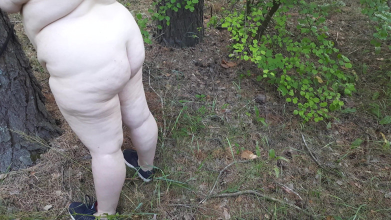 Helgafoxxy: Outdoor flogging hot BBW