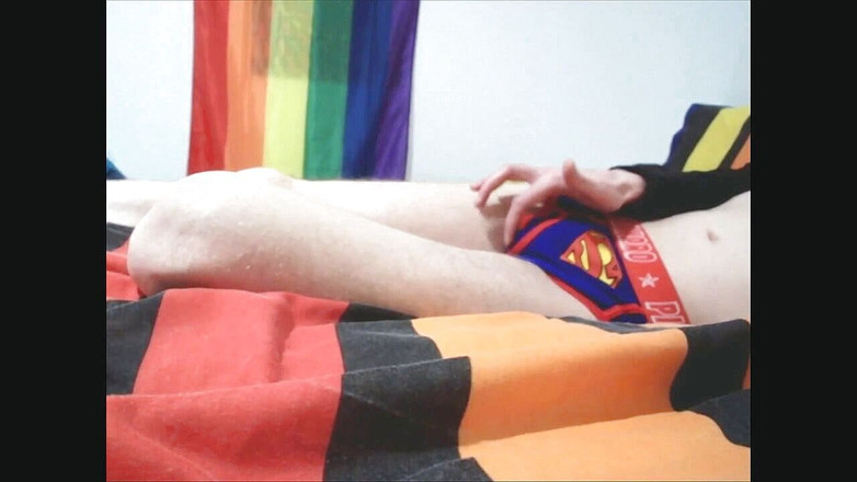 Custom Videos: Jouer en sous-vêtements super-héros avec éjaculation