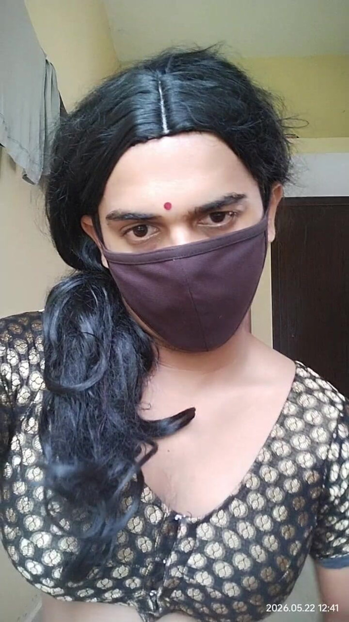Harini: Crossdresser Harini Mastrubating e Cum