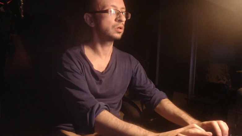Alex Metallov: Un mec joue avec sa bite pendant un show webcam
