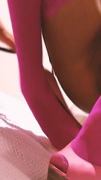 Pencinta lesbian MILF adegan-3 lesbian bertetek besar dalam pakaian dalam akhirnya melancap bersama sehingga orgasme