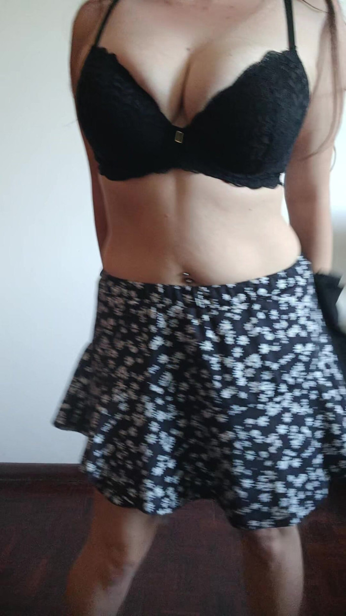 Kinky Lyrical: 1분 스트립 애타게