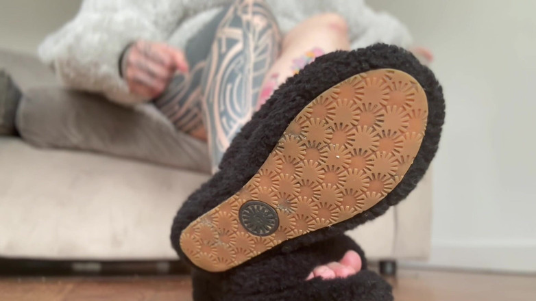 Miss Valentina: 崇拜我肮脏的 uggs