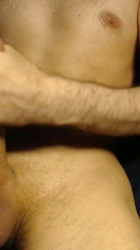 Chico Heterosexual Masturbándose Una Polla Grande Por La Noche
