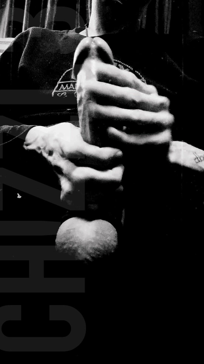 Chizzle: B &amp;w jogo de pau w/ ejaculação