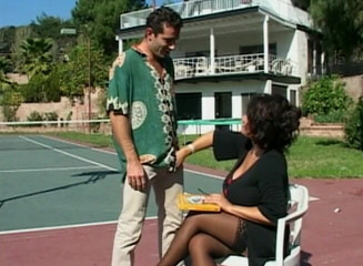 MILF my Cock: Mamă sexy se fute pe terenul de tenis