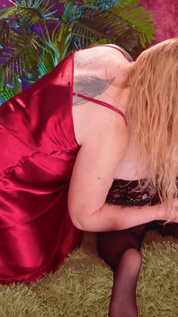 Kongkek lesbian! Palam dubur, MILF berpantat besar dan seks pepek berbulu basah! Arya Grander dan Kisica